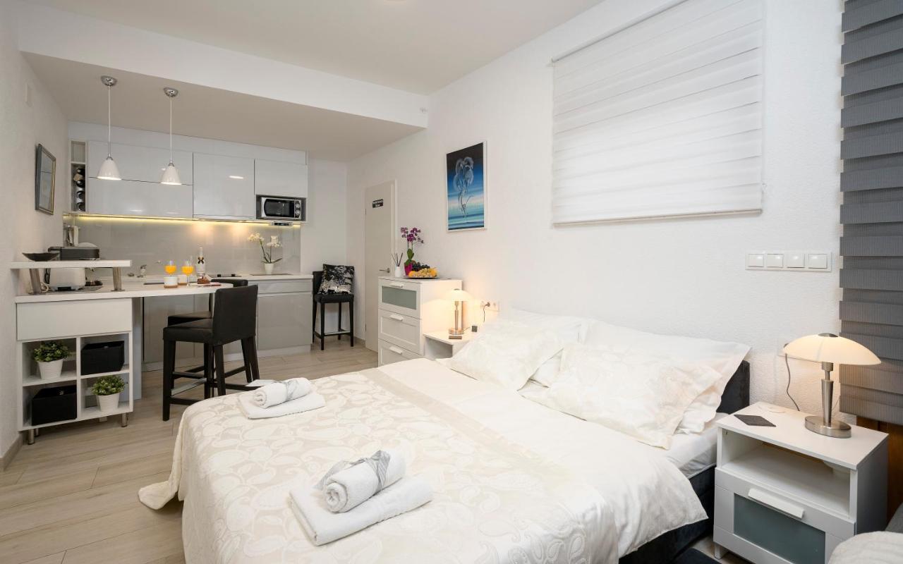 Luxor Hvar - Main Square Apartments Хвар Екстериор снимка