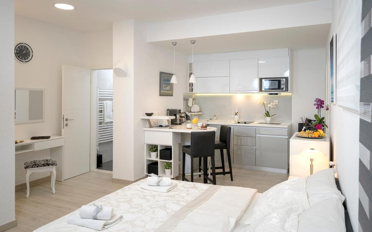Luxor Hvar - Main Square Apartments Хвар Екстериор снимка