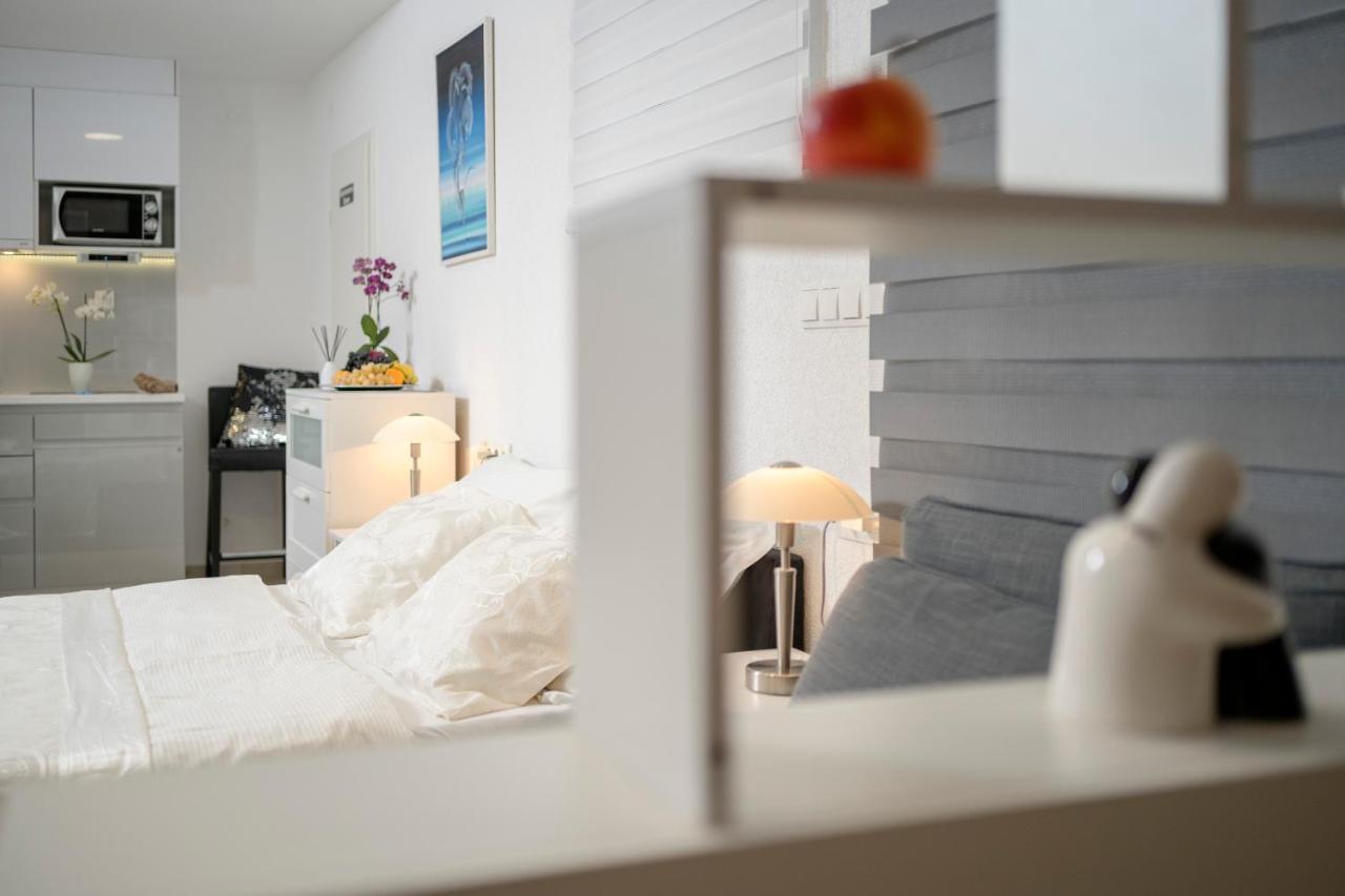 Luxor Hvar - Main Square Apartments Хвар Екстериор снимка