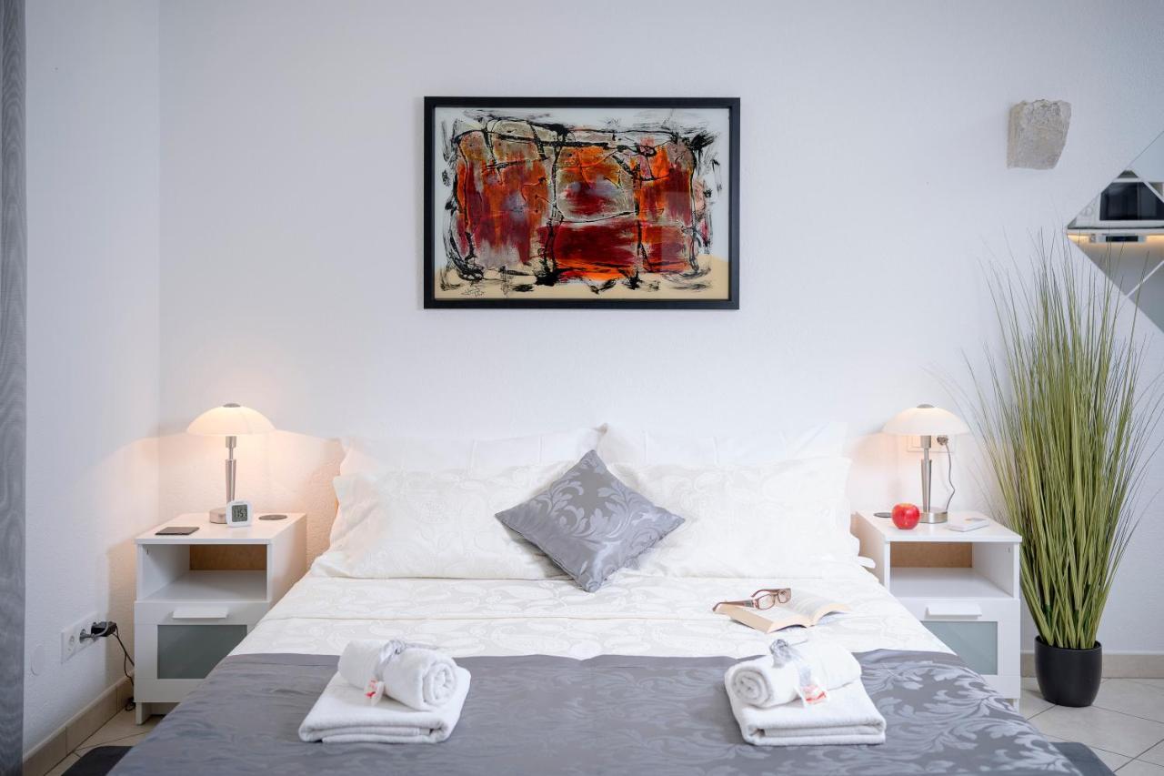Luxor Hvar - Main Square Apartments Хвар Екстериор снимка