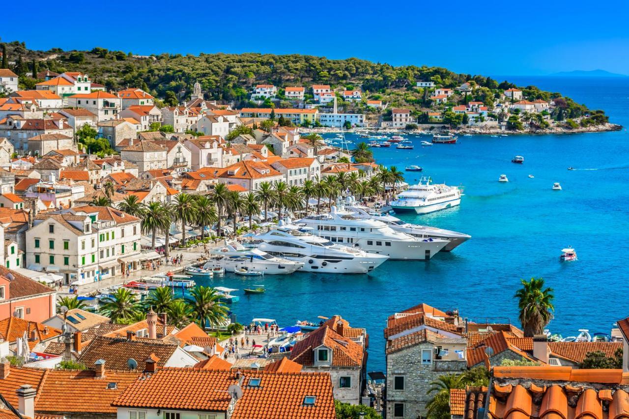 Luxor Hvar - Main Square Apartments Хвар Екстериор снимка